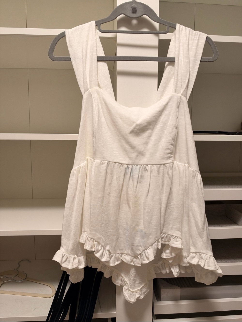 CeCe White Ruffle-Hem Camisole Tank Top - Size L Nordstroms NWT